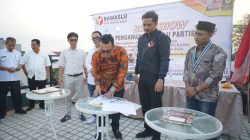 Forum Masyarakat Anti Golput dan Bawaslu Tandatangani MoU